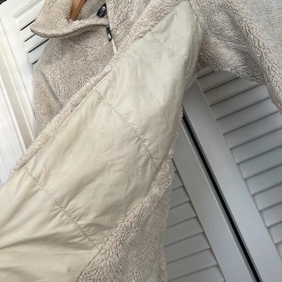 The North Face Womens Sherpa Quarterzip Pullover - Picture 6 of 9